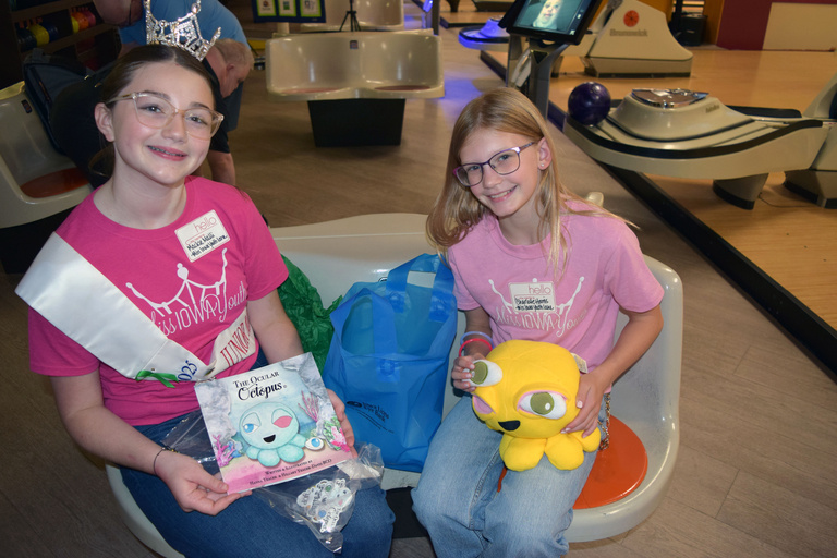 Macki Malli and Charlotte Harris with the Ocular Octopus