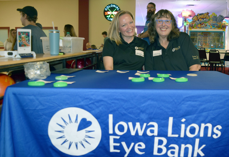 Registration Desk Esther and Tiffany